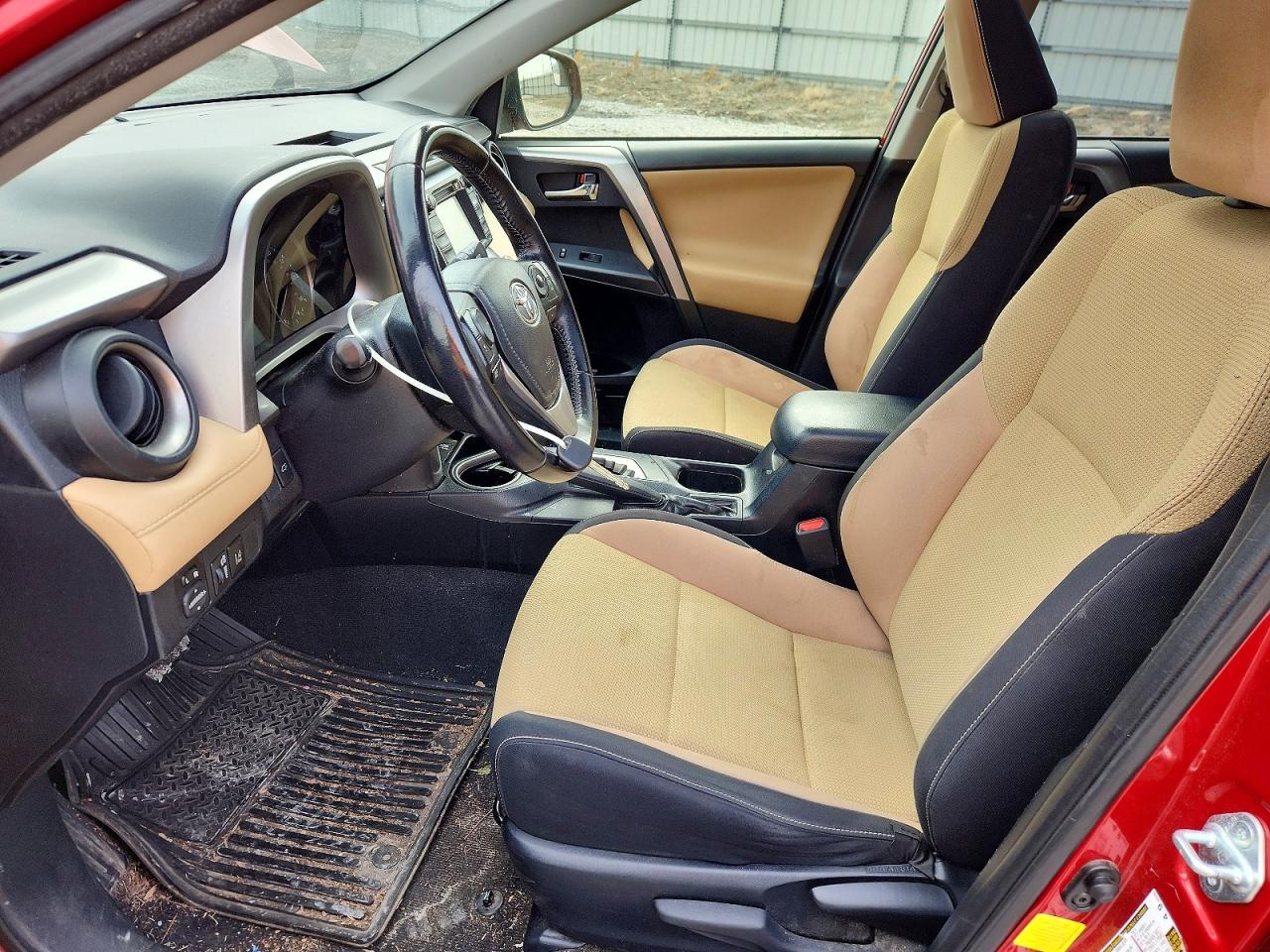 2017 TOYOTA RAV4 XLE photo 7