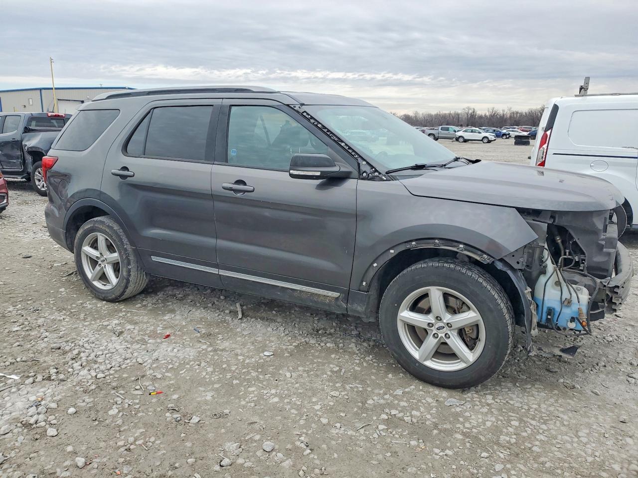 2016 FORD EXPLORER XLT photo 10