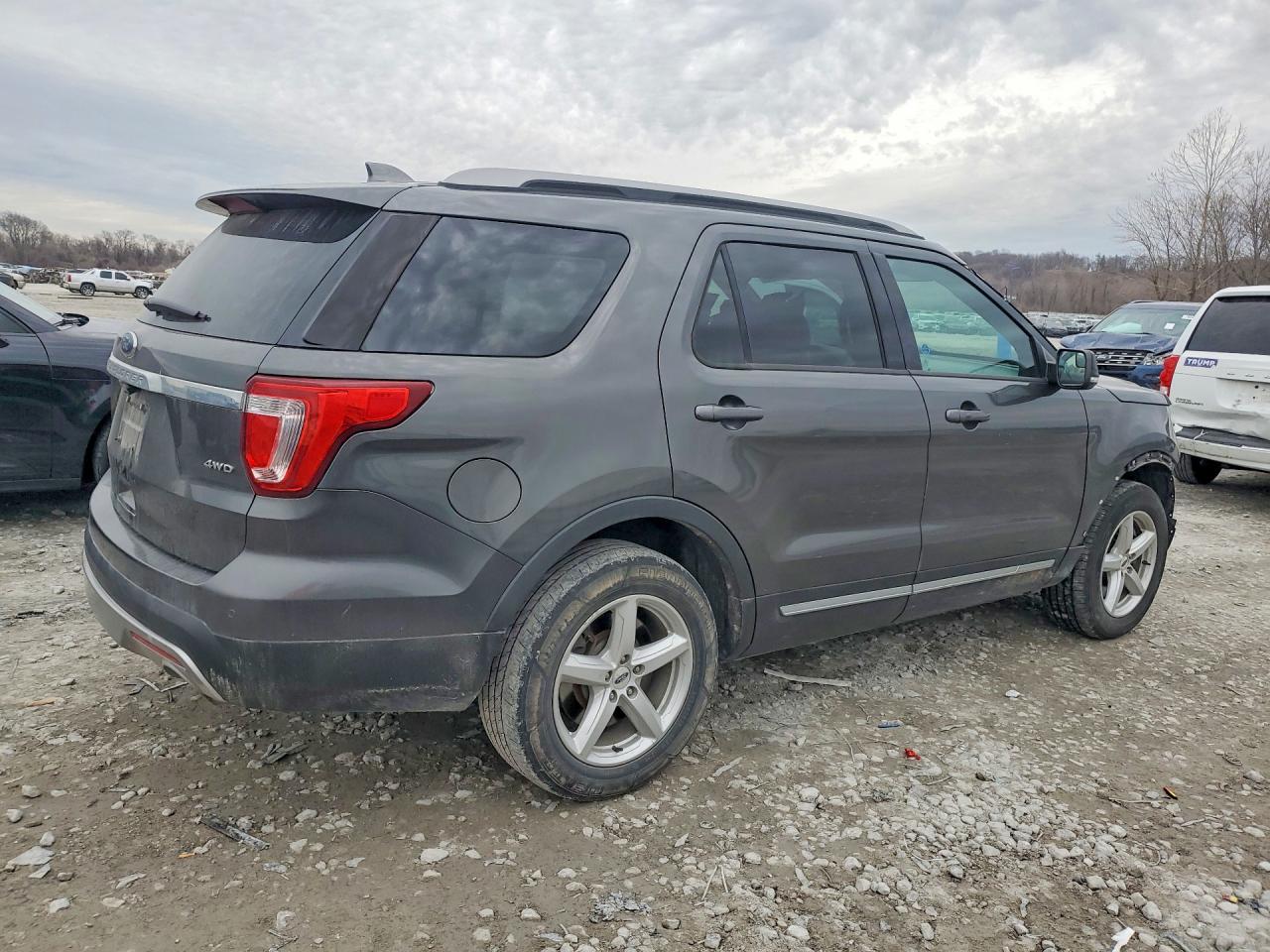 2016 FORD EXPLORER XLT photo 7