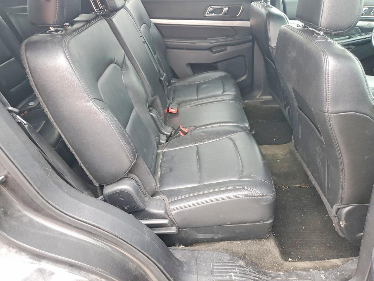 2016 FORD EXPLORER XLT photo 31