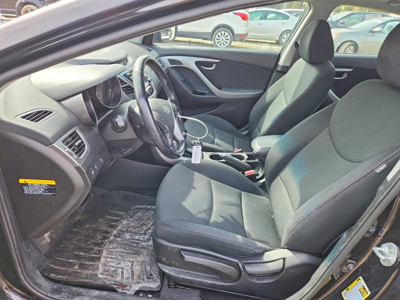 2015 HYUNDAI ELANTRA SE photo 19