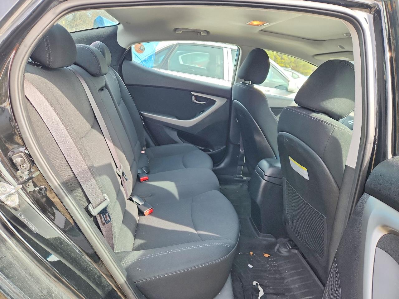 2015 HYUNDAI ELANTRA SE photo 28