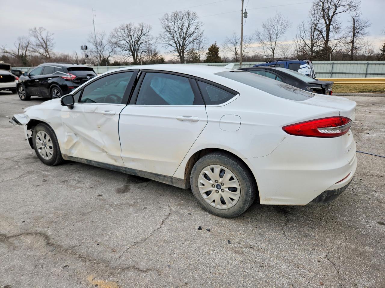 2020 FORD FUSION S photo 2