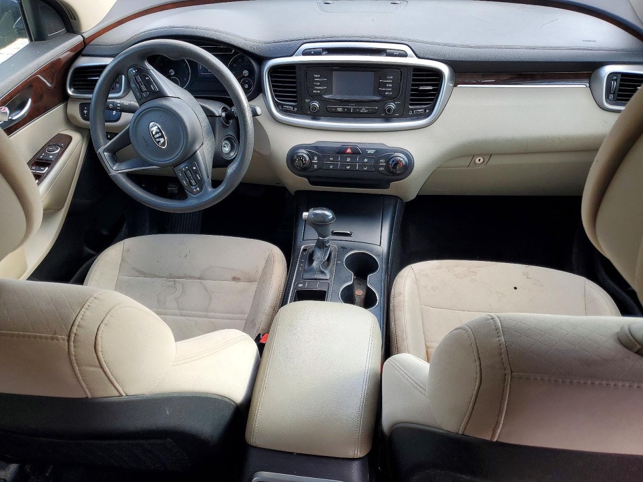 2017 KIA SORENTO LX V6 photo 8