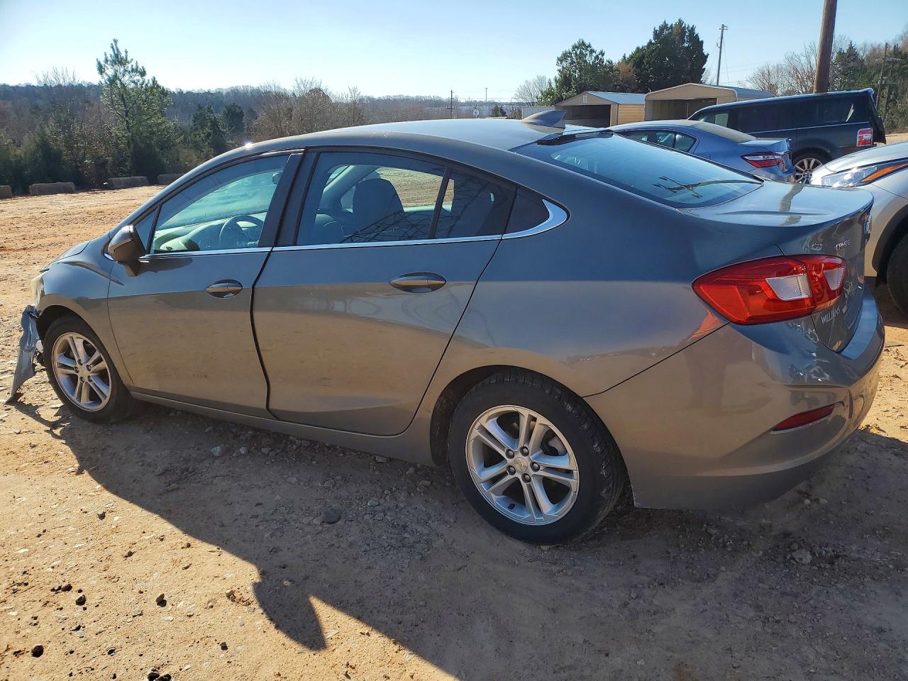 2017 CHEVROLET CRUZE LT photo 2