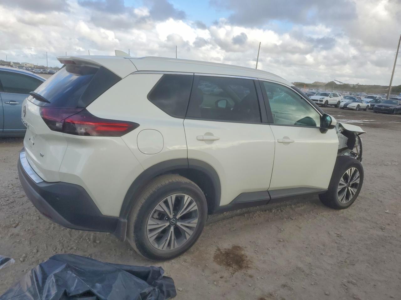 2023 NISSAN ROGUE SV photo 3
