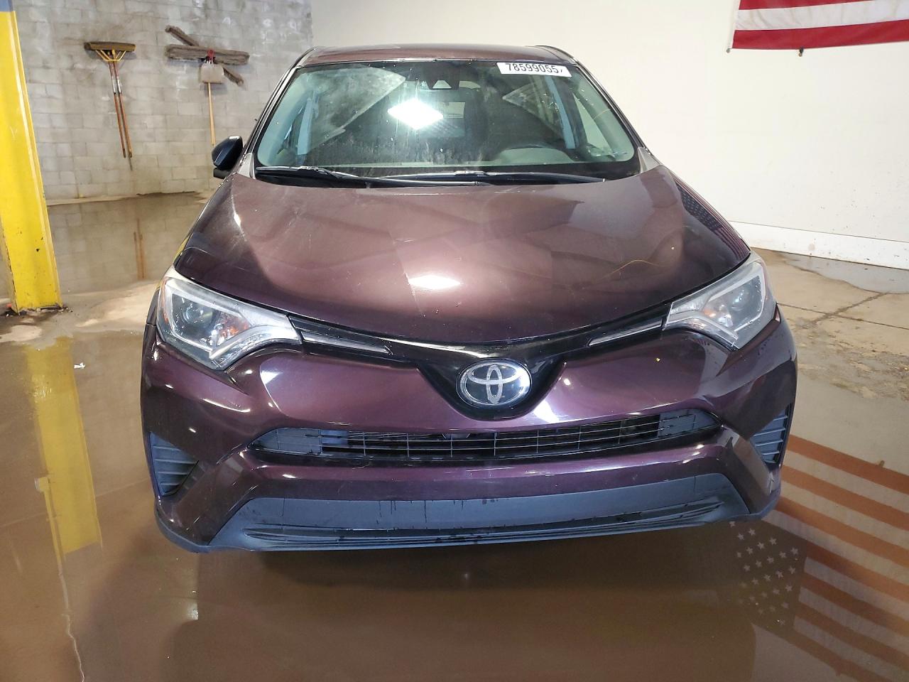 2018 TOYOTA RAV4 LE photo 9