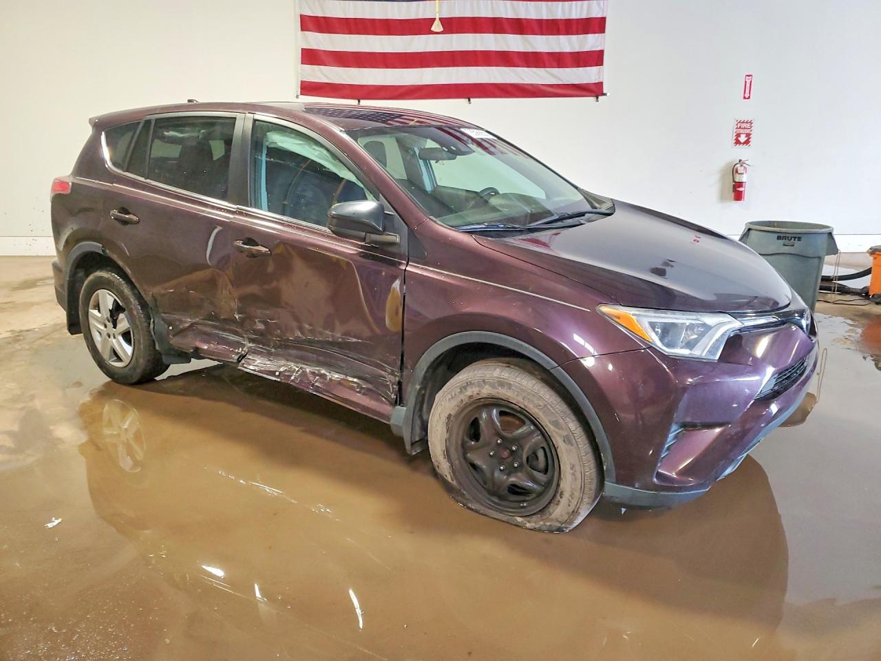 2018 TOYOTA RAV4 LE photo 7