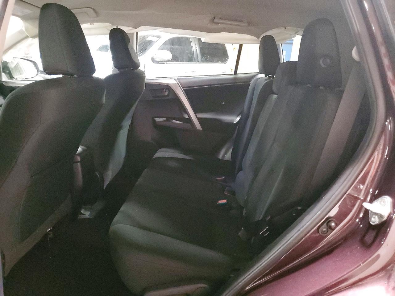 2018 TOYOTA RAV4 LE photo 21