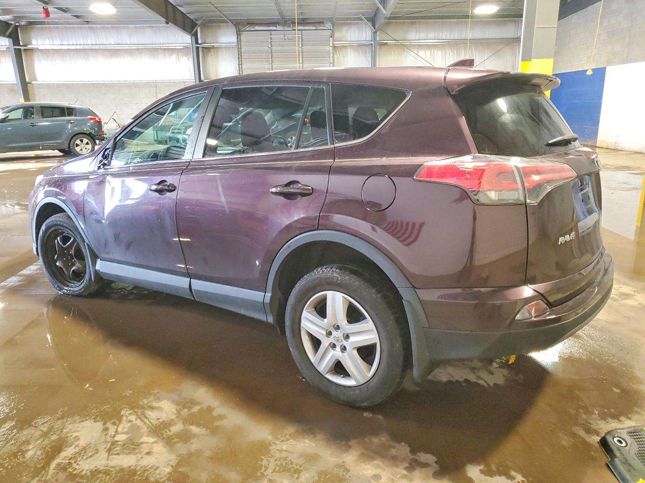 2018 TOYOTA RAV4 LE photo 3