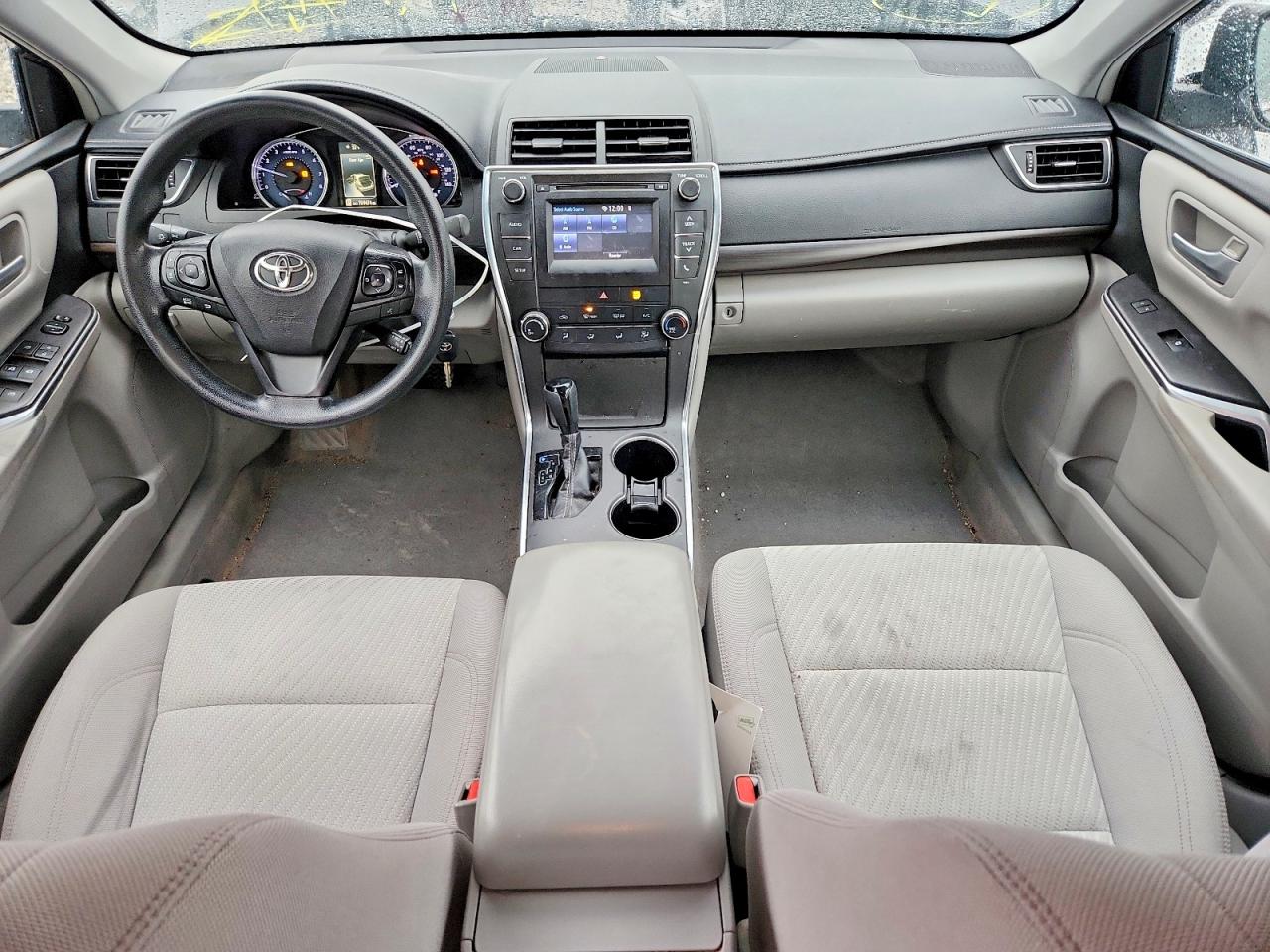 2017 TOYOTA CAMRY LE photo 15