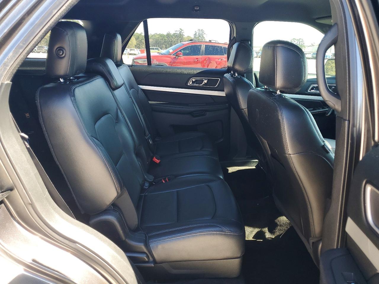 2017 FORD EXPLORER XLT photo 11