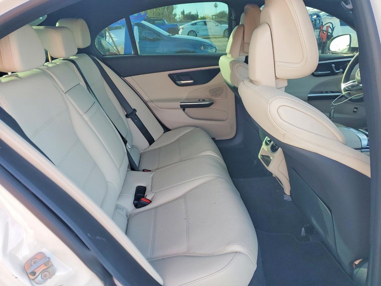 2025 MERCEDES-BENZ C 300 photo 19