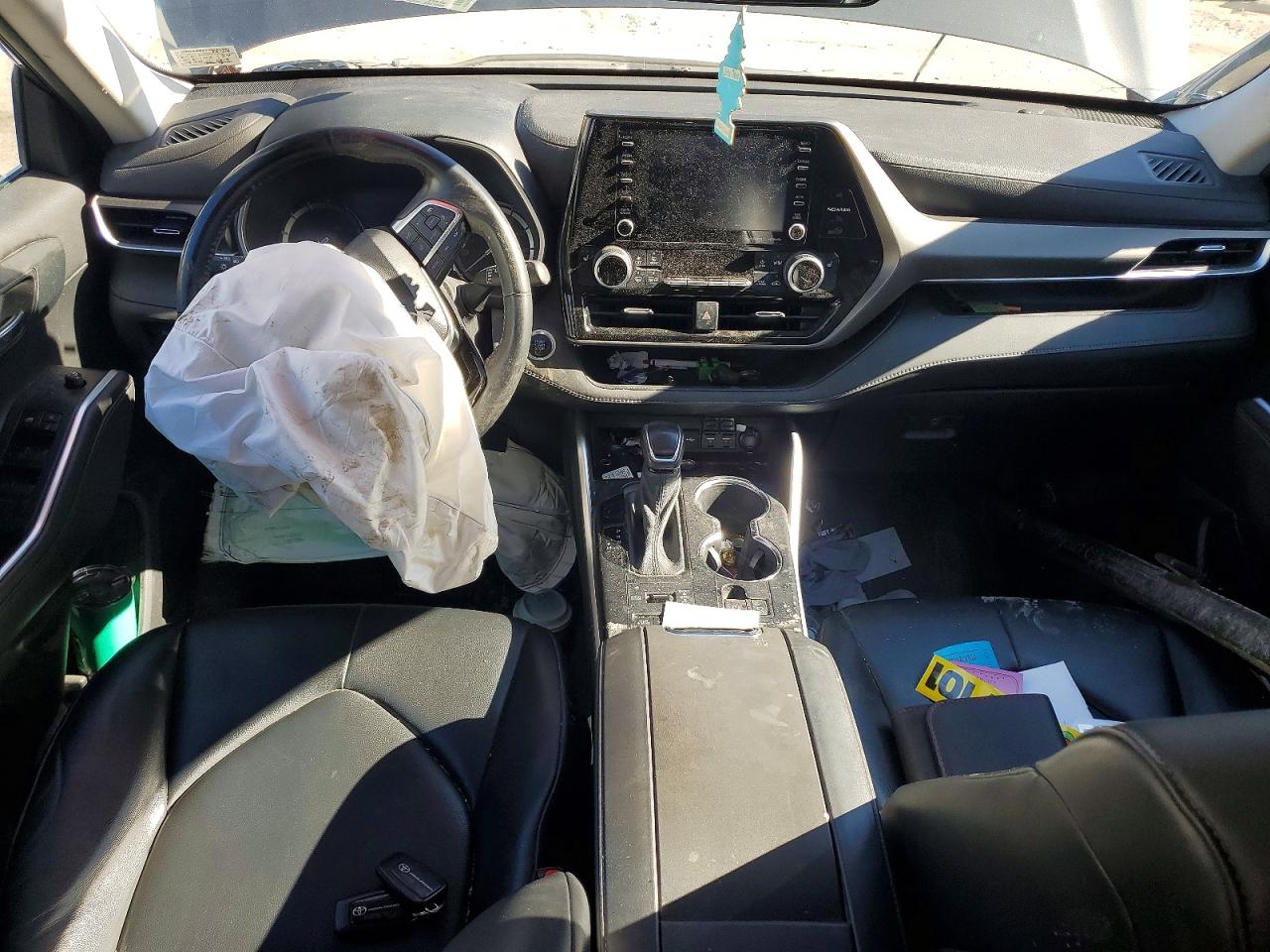 2021 TOYOTA HIGHLANDER XLE photo 15