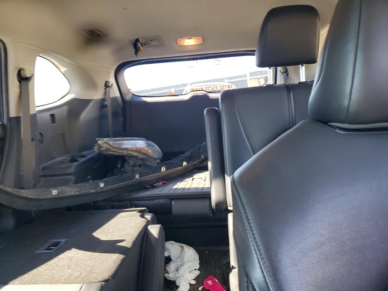 2021 TOYOTA HIGHLANDER XLE photo 19
