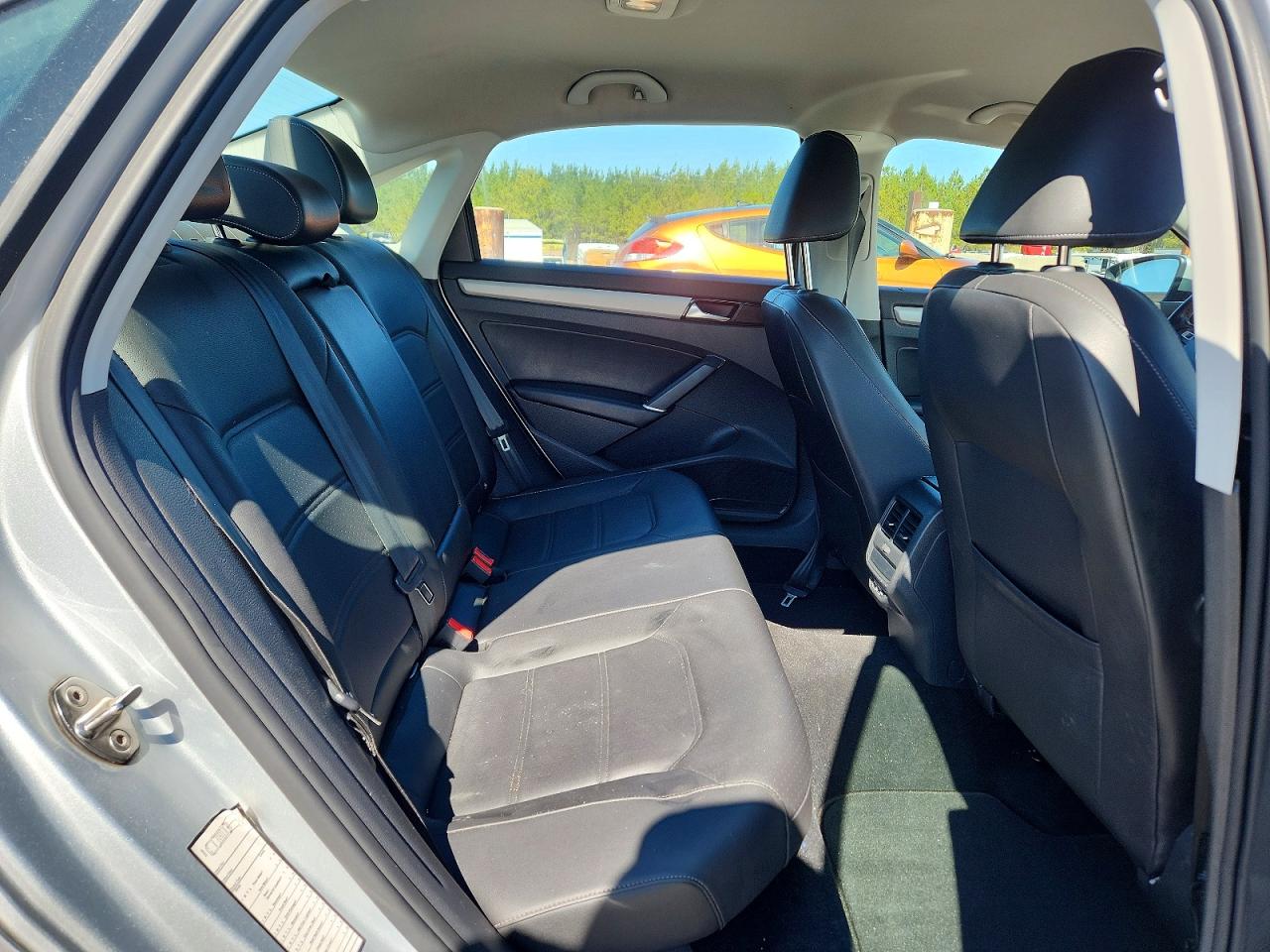 2020 VOLKSWAGEN PASSAT SE photo 19
