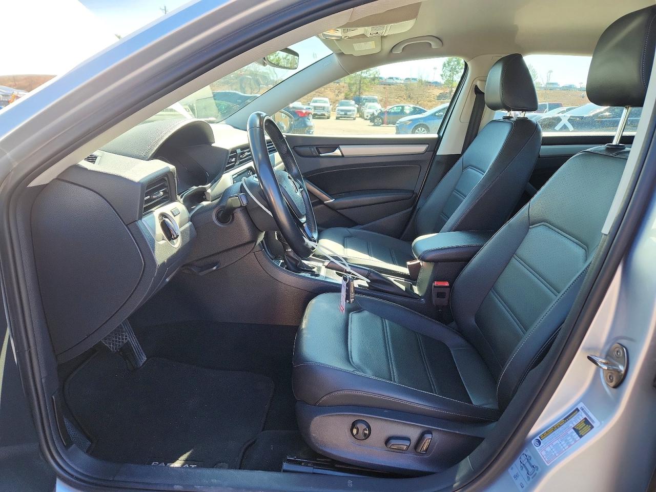 2020 VOLKSWAGEN PASSAT SE photo 13