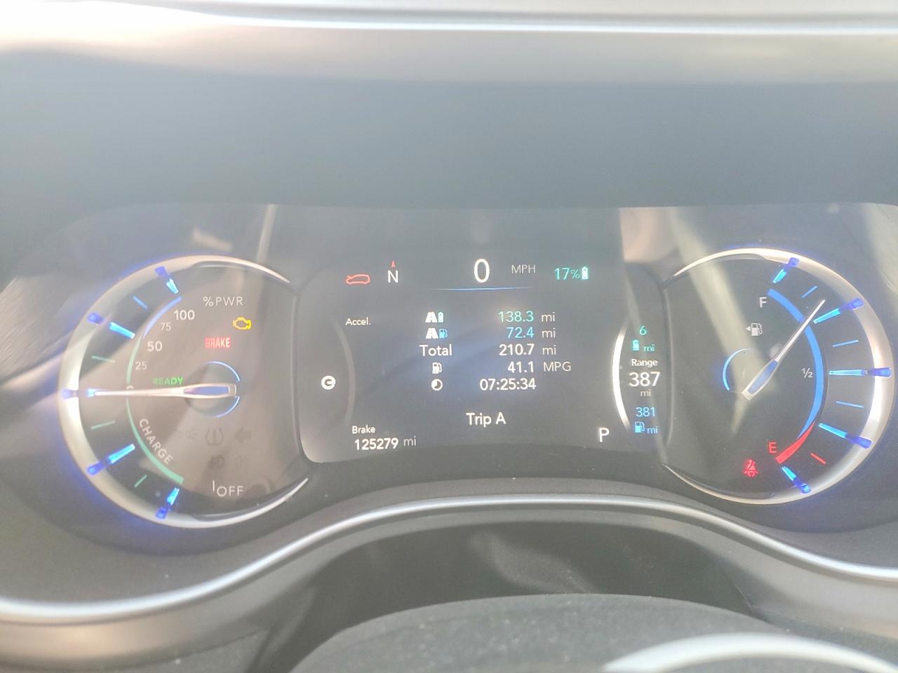 2019 CHRYSLER PACIFICA HYBRID TOURING L photo 9