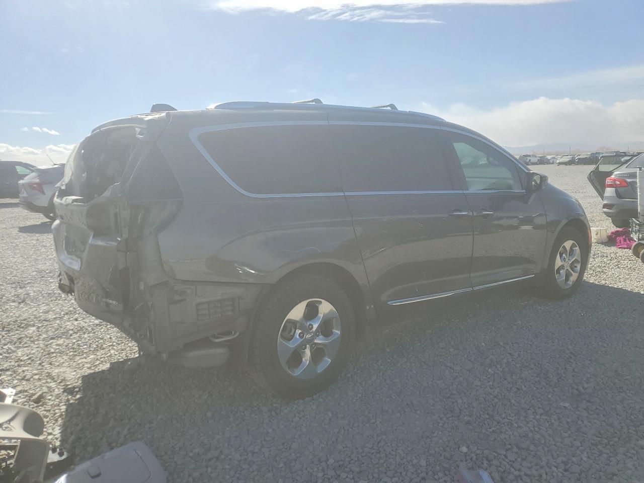 2019 CHRYSLER PACIFICA HYBRID TOURING L photo 3