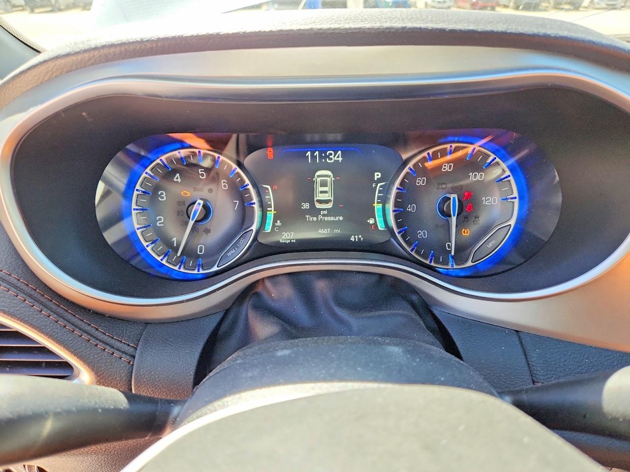 2026 CHRYSLER PACIFICA PINNACLE photo 25