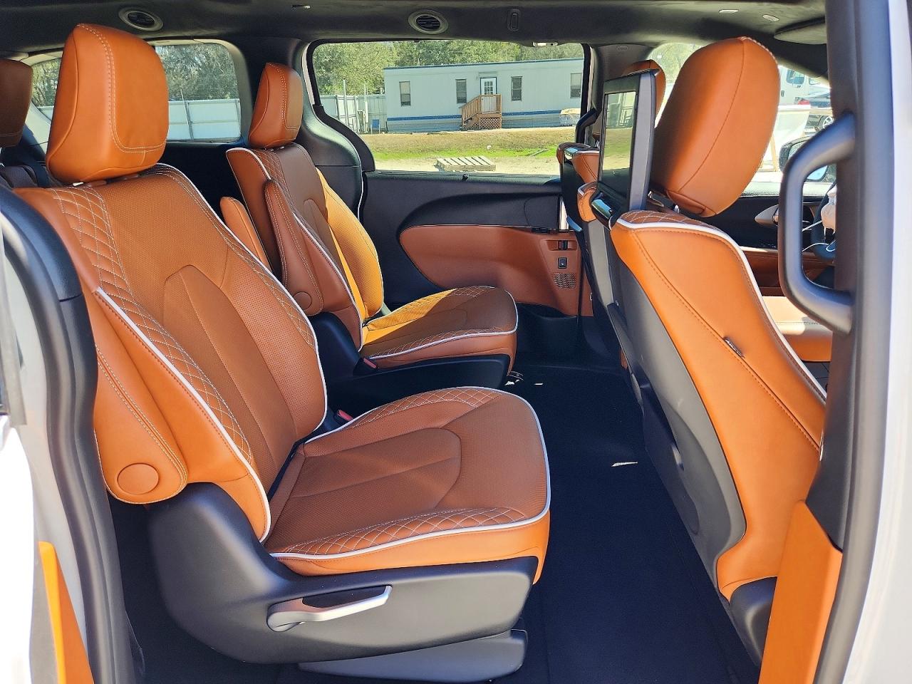 2026 CHRYSLER PACIFICA PINNACLE photo 31