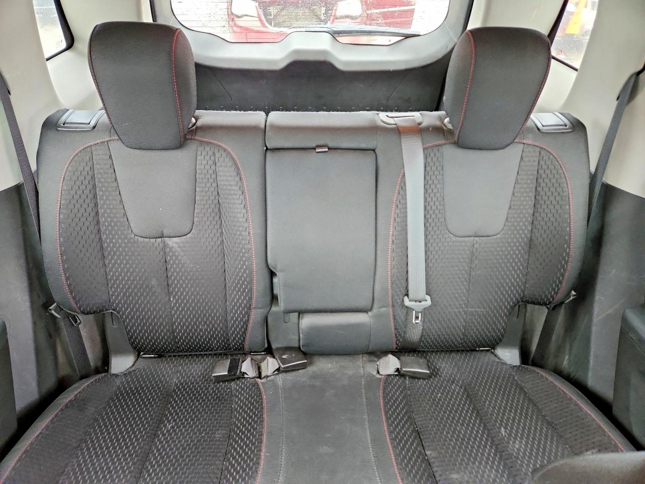 2015 GMC TERRAIN SLE photo 28