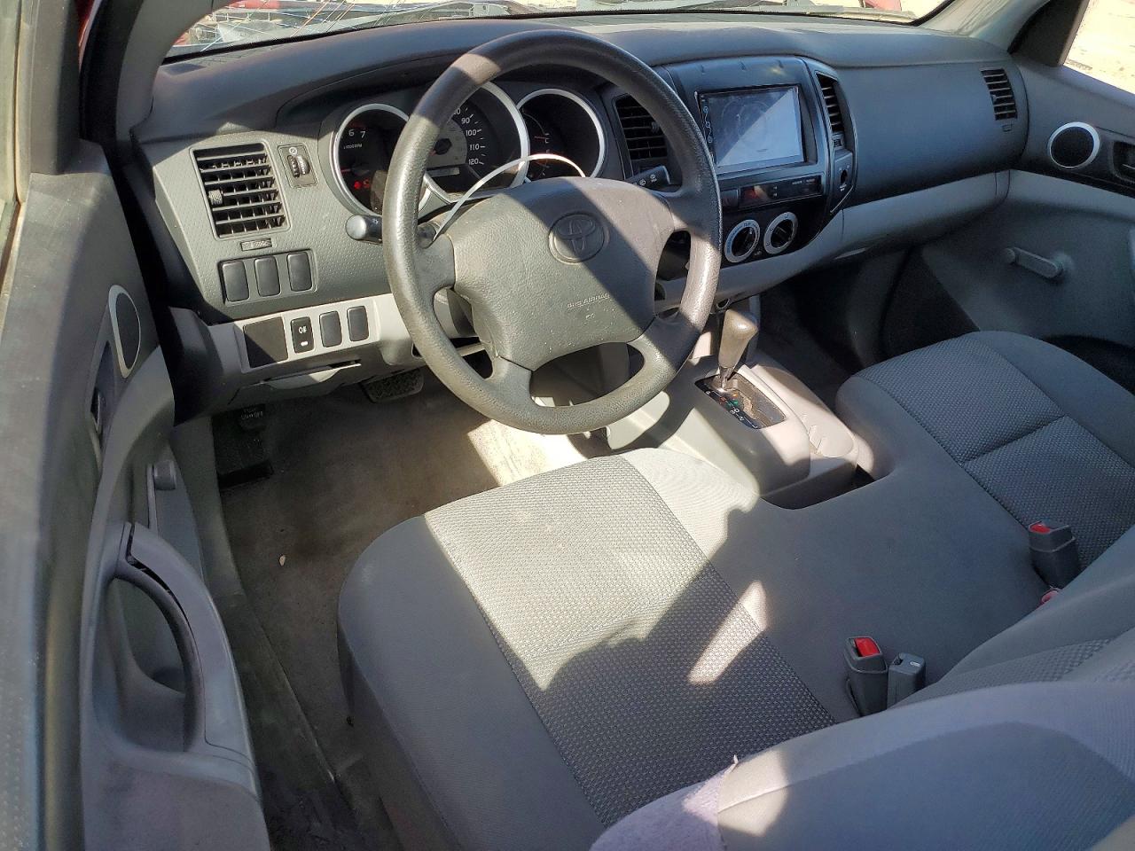 2005 TOYOTA TACOMA photo 8