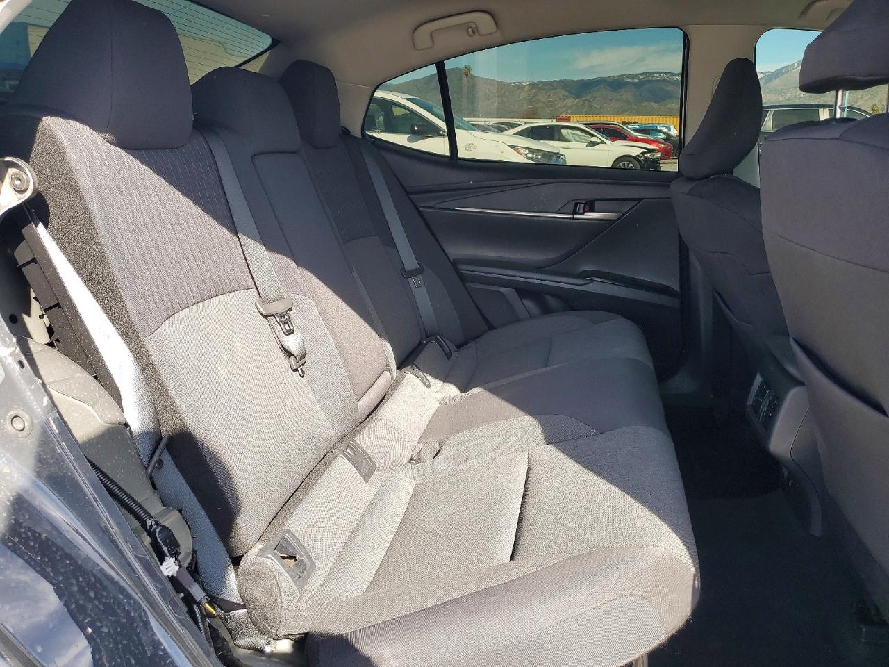 2025 TOYOTA CAMRY LE photo 10