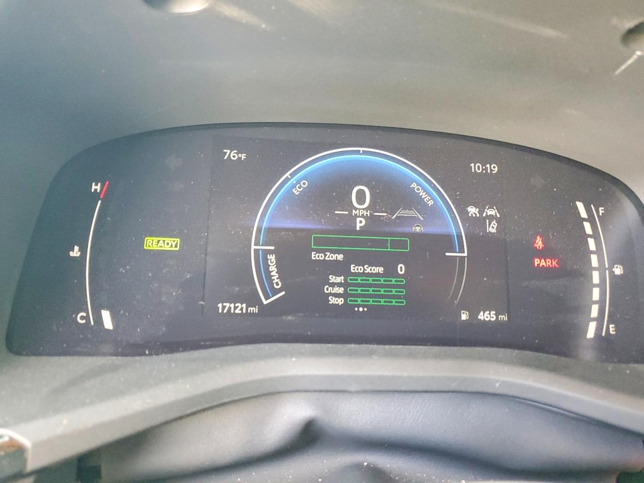 2025 TOYOTA CAMRY LE photo 9