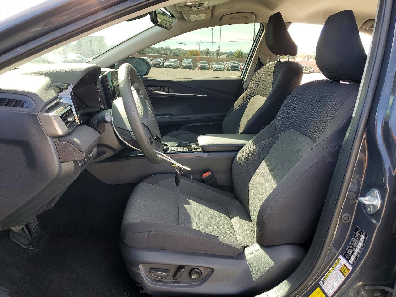 2025 TOYOTA CAMRY LE photo 7