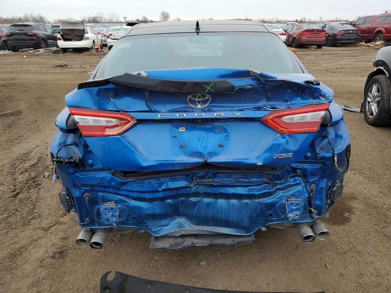2019 TOYOTA CAMRY XSE photo 6