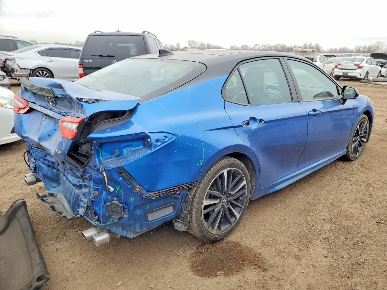 2019 TOYOTA CAMRY XSE photo 3