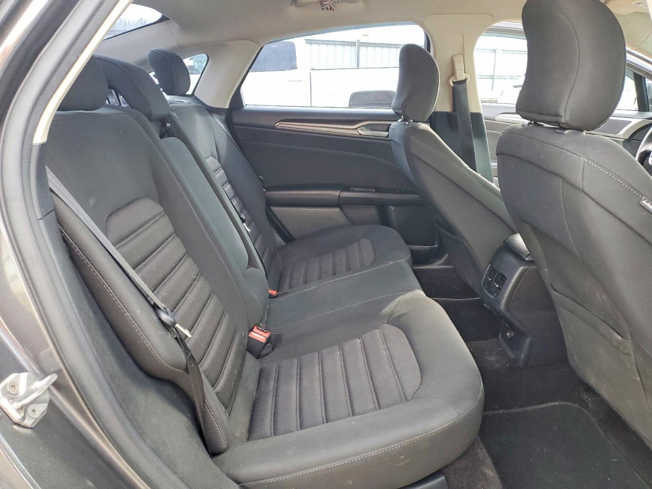 2017 FORD FUSION SE photo 28