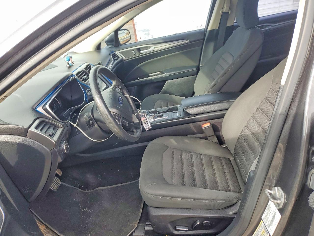 2017 FORD FUSION SE photo 19