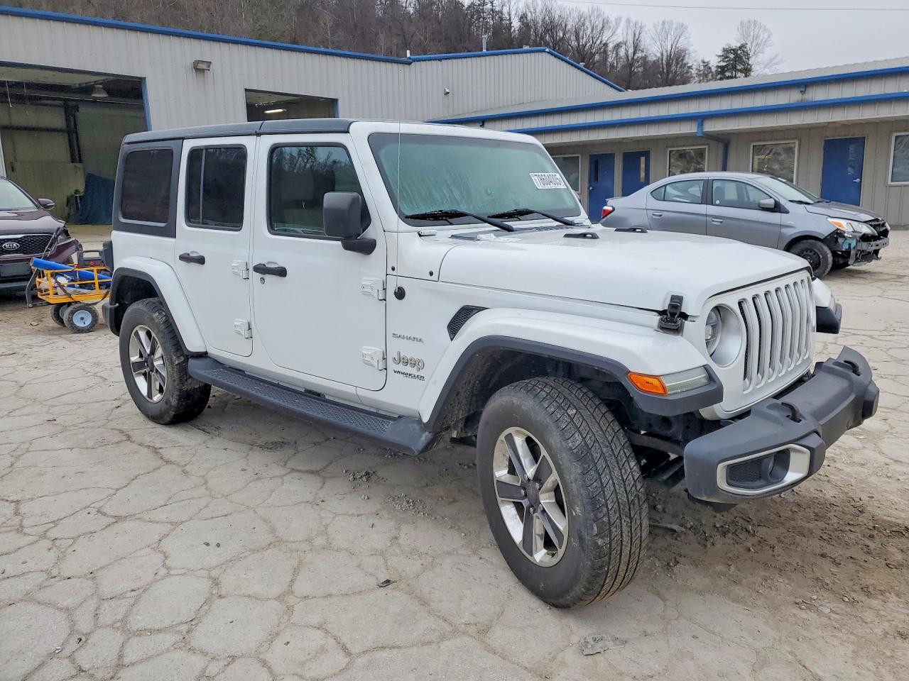2018 JEEP WRANGLER UNLIMITED SAHARA photo 4