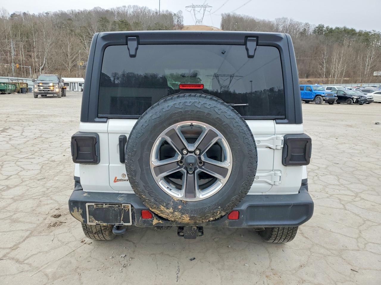 2018 JEEP WRANGLER UNLIMITED SAHARA photo 6