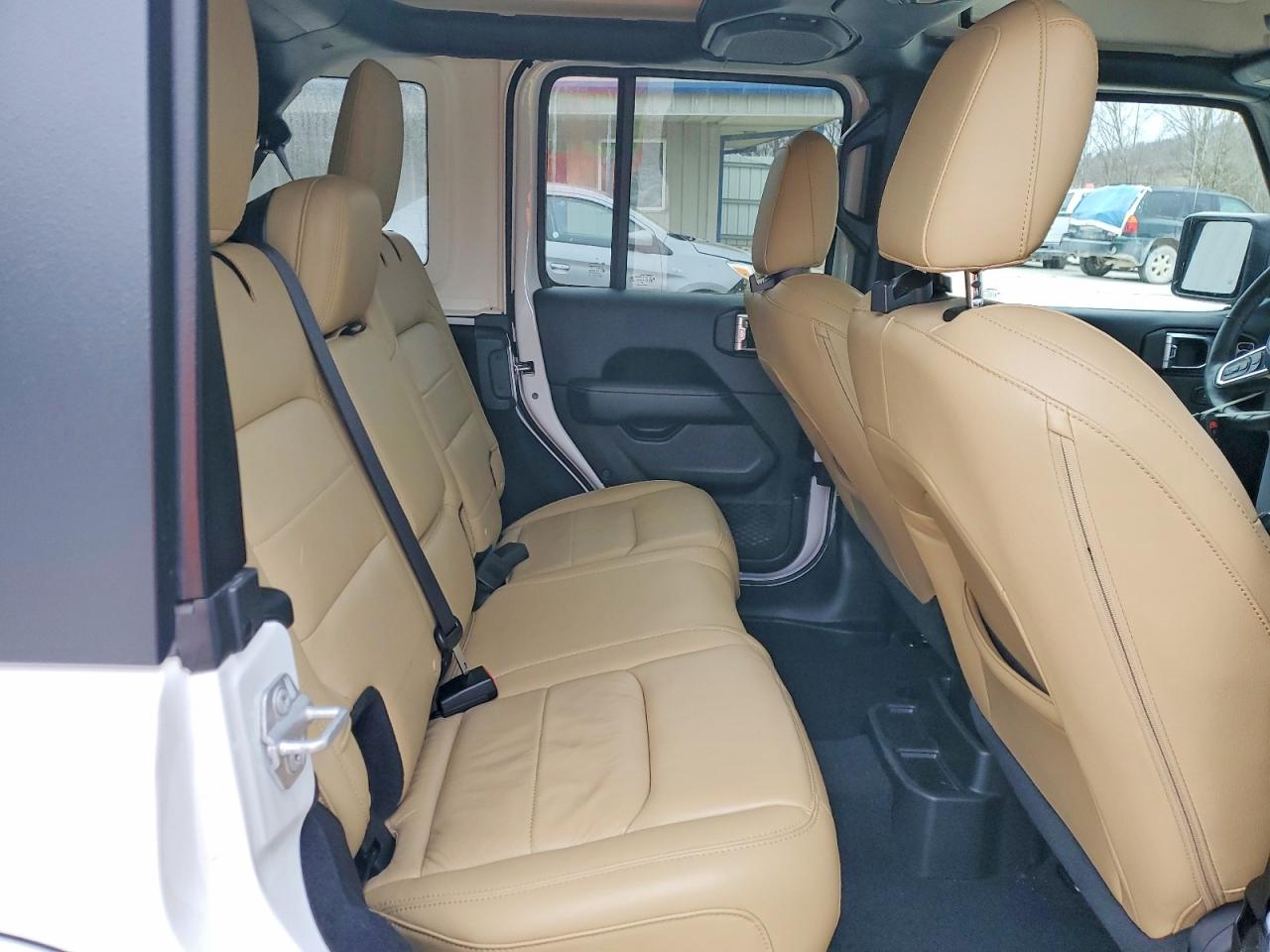 2018 JEEP WRANGLER UNLIMITED SAHARA photo 11