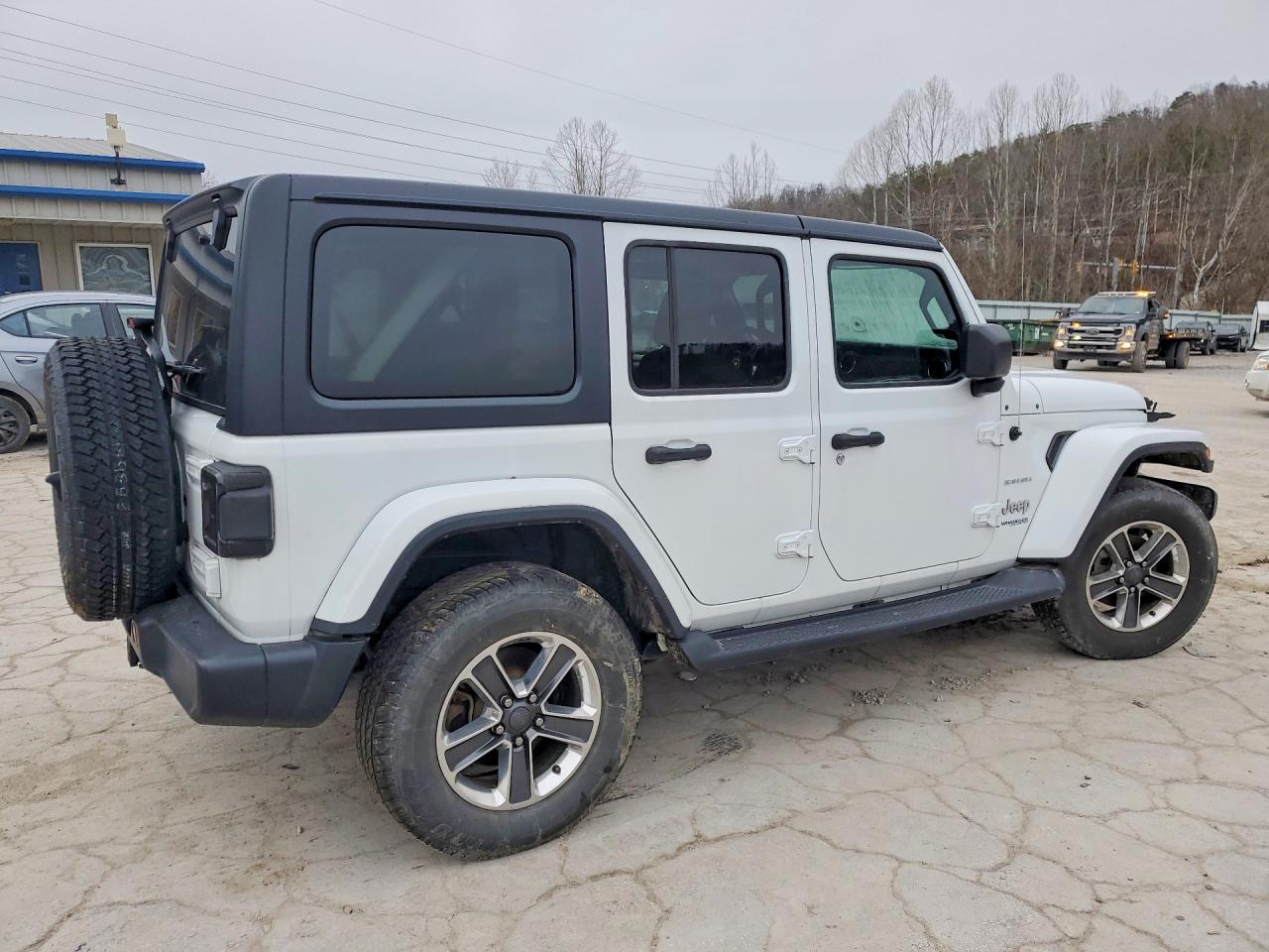 2018 JEEP WRANGLER UNLIMITED SAHARA photo 3
