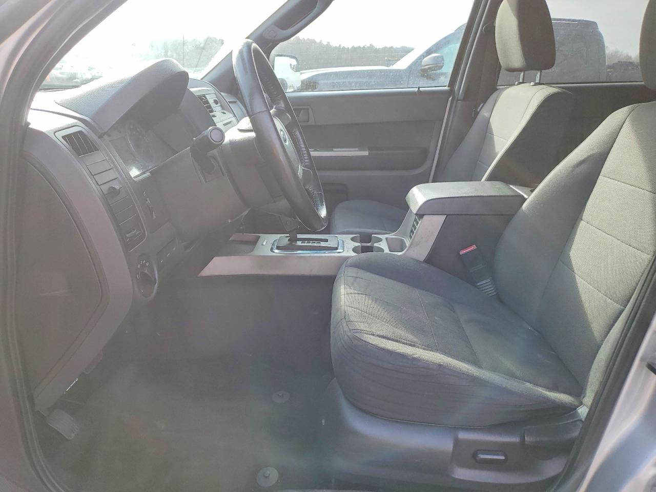 2011 FORD ESCAPE XLT photo 13