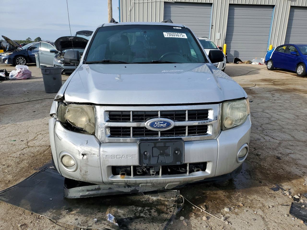 2011 FORD ESCAPE XLT photo 9