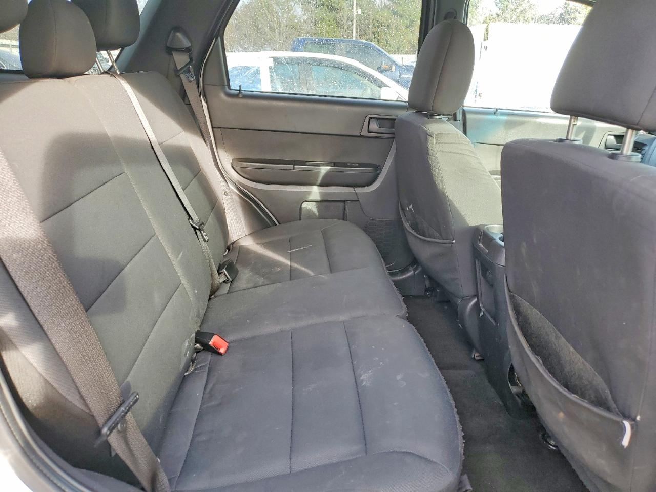 2011 FORD ESCAPE XLT photo 21