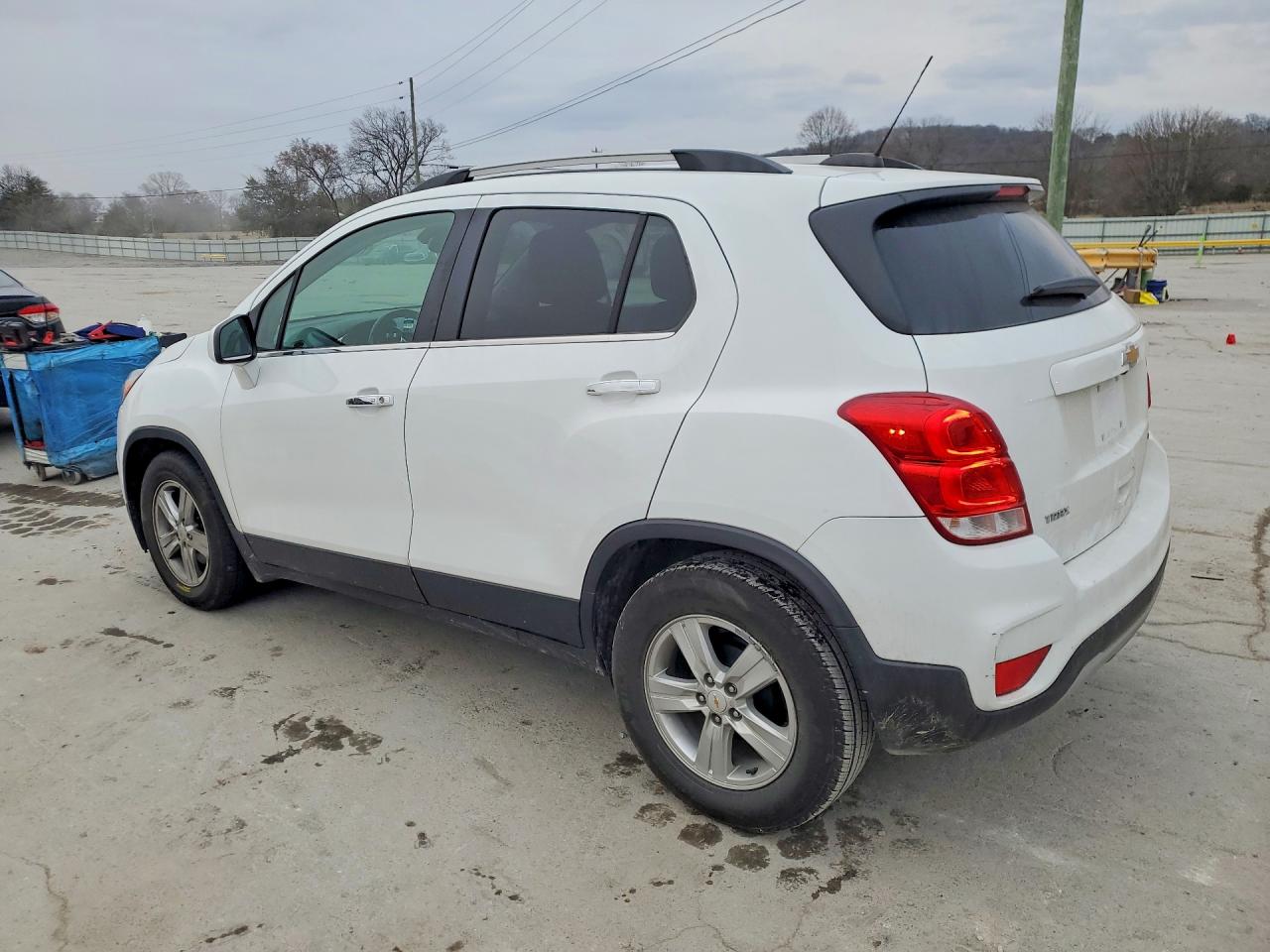 2019 CHEVROLET TRAX 1LT photo 2
