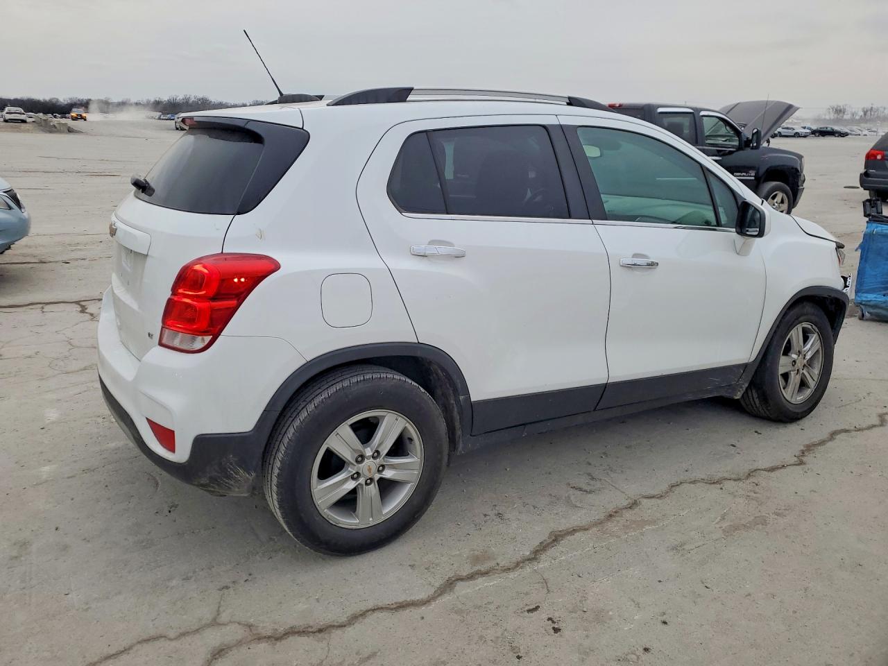 2019 CHEVROLET TRAX 1LT photo 3