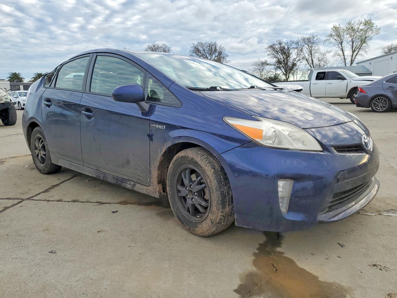 2013 TOYOTA PRIUS photo 4