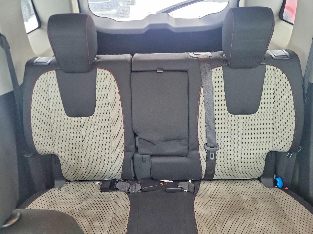 2015 GMC TERRAIN SLE photo 28