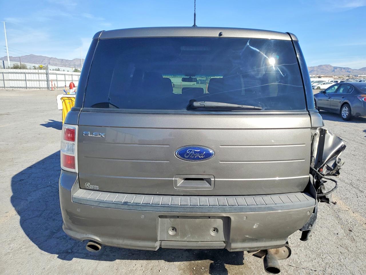 2014 FORD FLEX SE photo 16