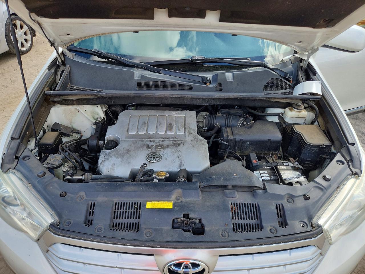2013 TOYOTA HIGHLANDER SE photo 31