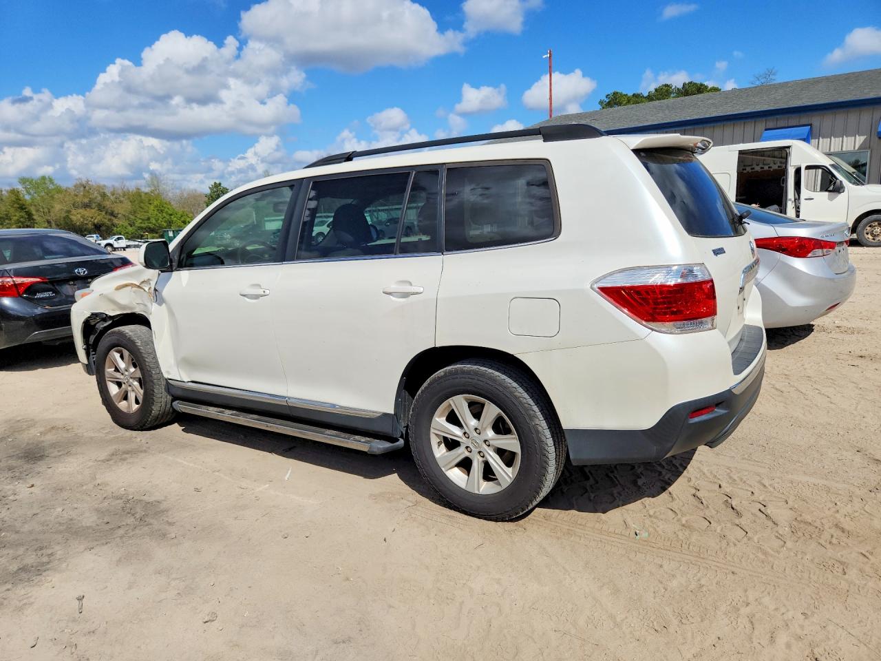 2013 TOYOTA HIGHLANDER SE photo 4