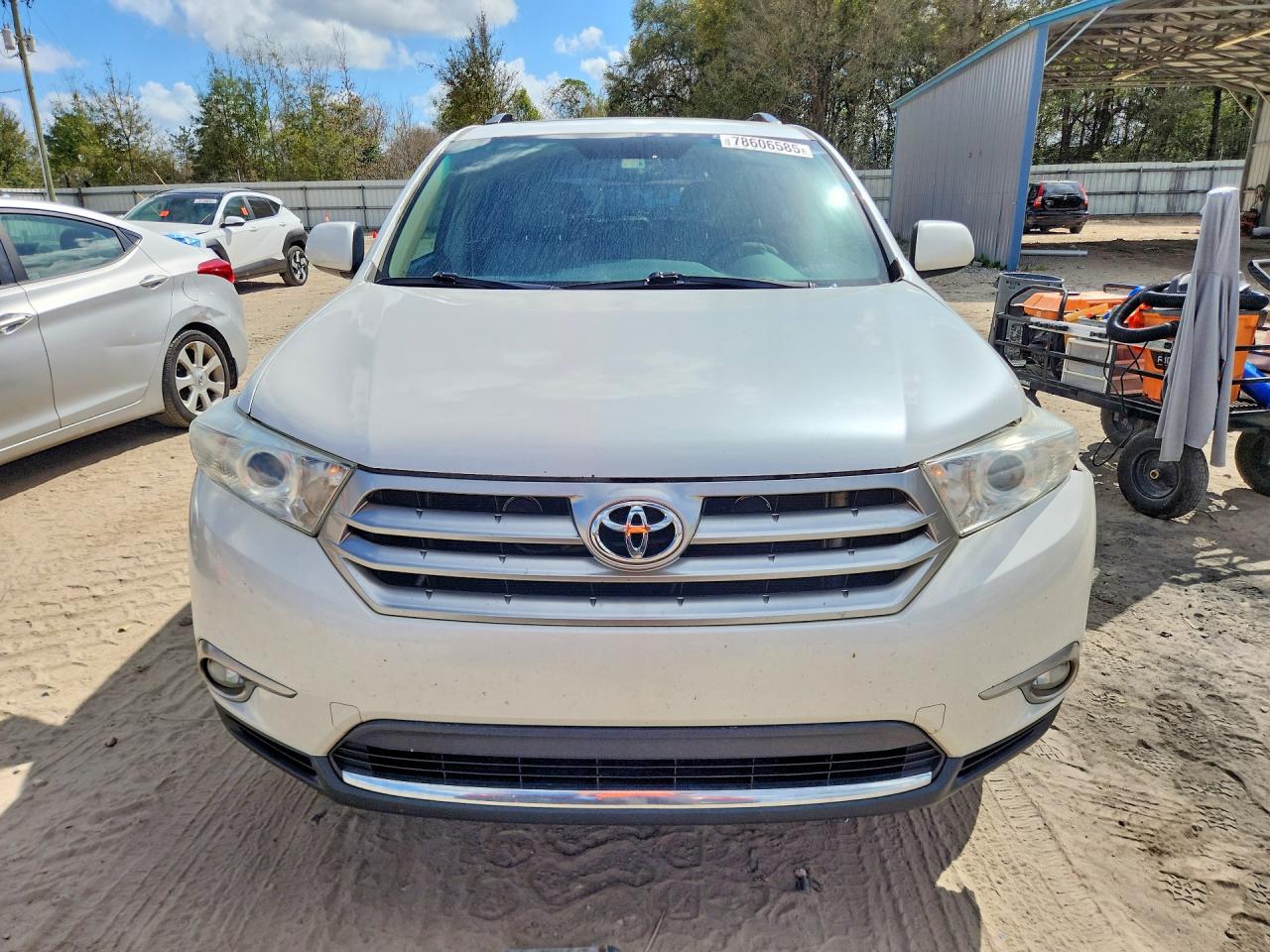 2013 TOYOTA HIGHLANDER SE photo 13