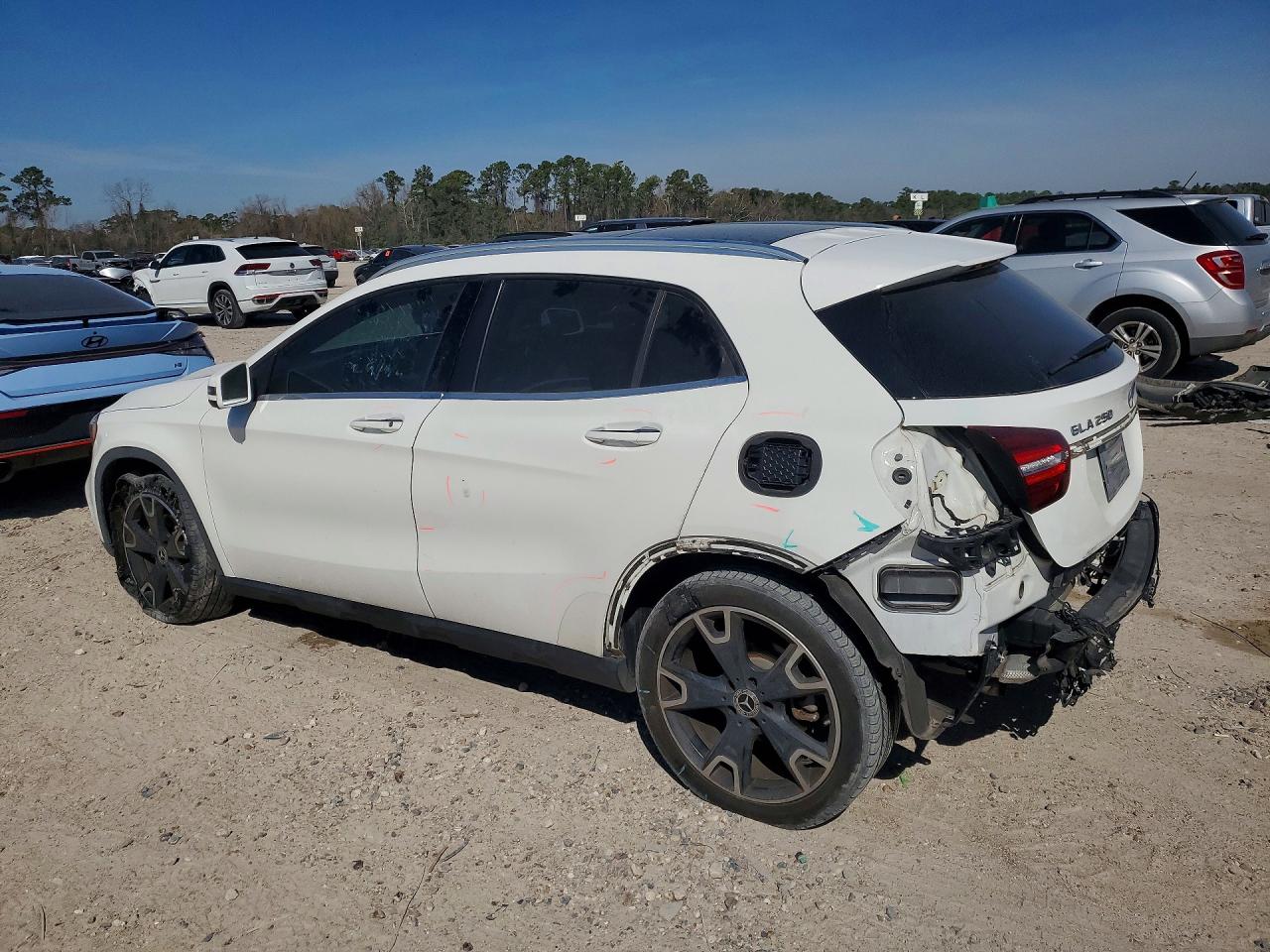 2019 MERCEDES-BENZ GLA 250 4MATIC photo 2